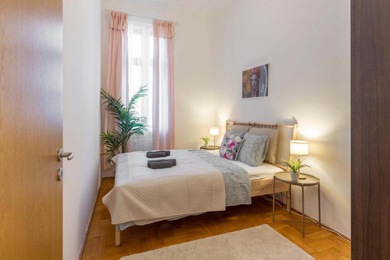 Apartament Cozy By Bella In The Heart Of