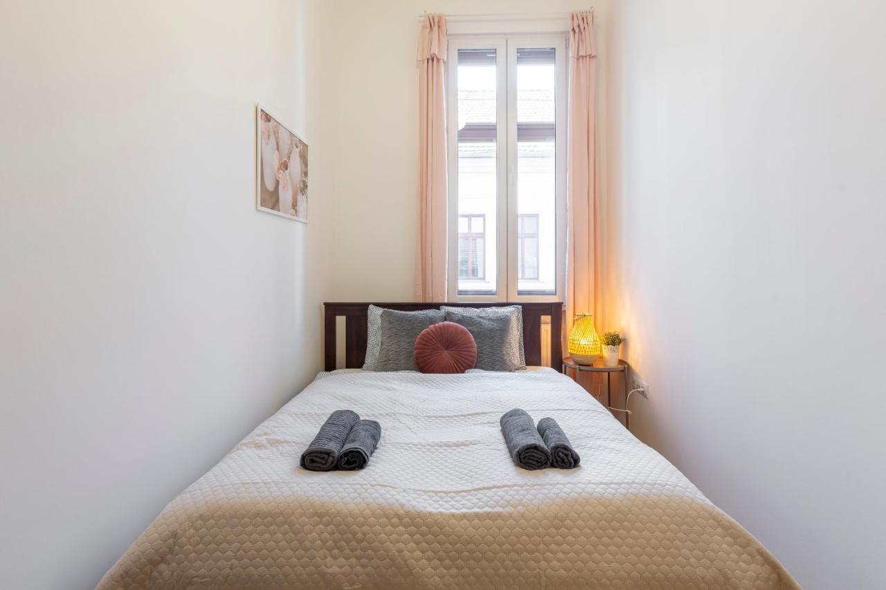 Apartament Cozy By Bella In The Heart Of