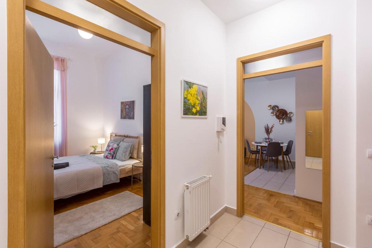 Apartment Cozy By Bella In The Heart Of Budapest